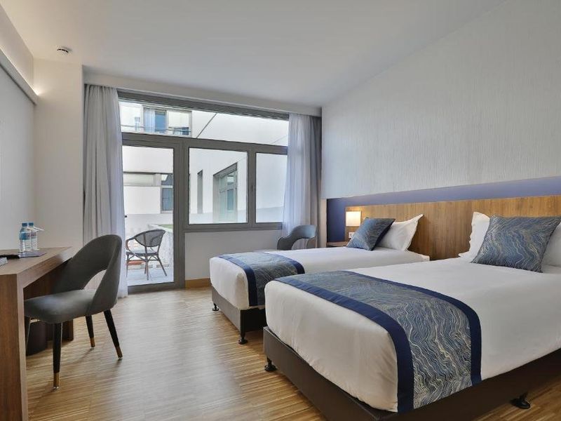 Hotel Photo 6