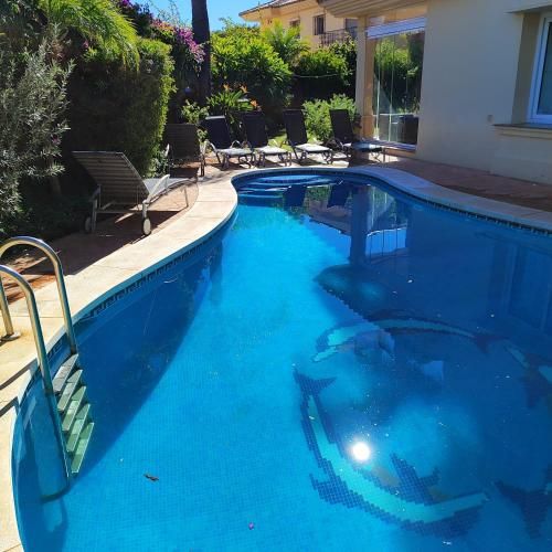 VILLA RIVIERA CON PISCINA PRIVADA JUNTO AL CAMPO DE GOLF