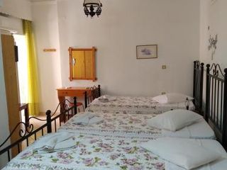 Hotel pic HERMOUPOLI ROOMS