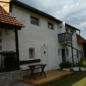 NearBy Hotel