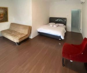 RedDoorz Plus @ Megamendung Puncak 2 Bogor Indonesia
