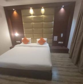NearBy Hotel