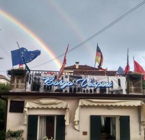 NearBy Hotel