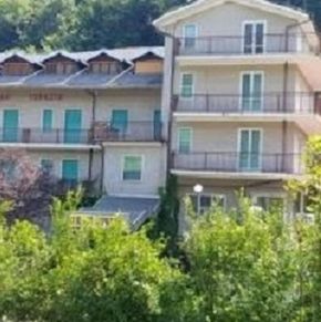 NearBy Hotel