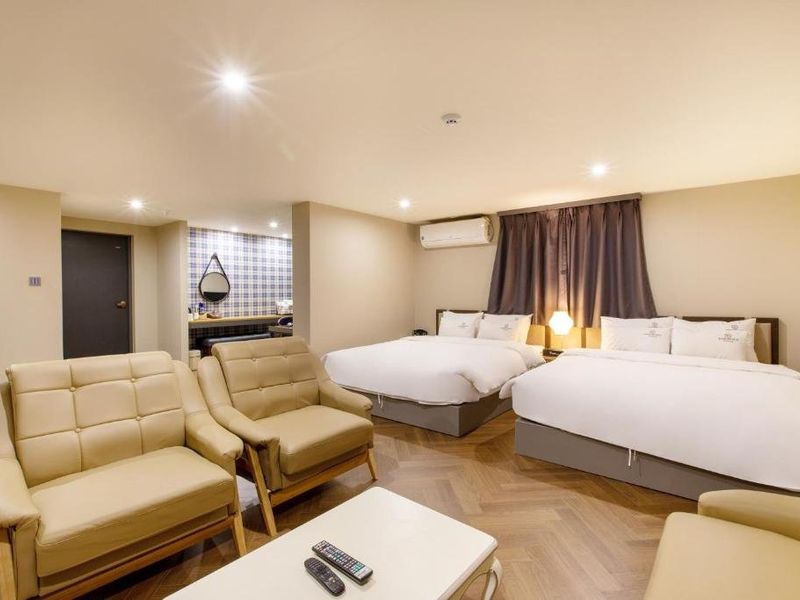 Hotel Photo 5