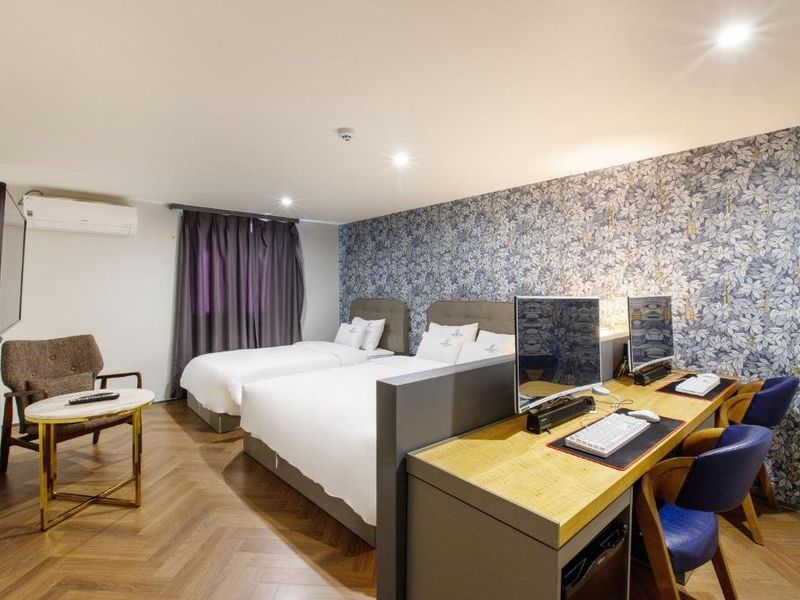 Hotel Photo 6