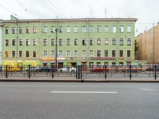 Guests Love on Ligovskiy 68