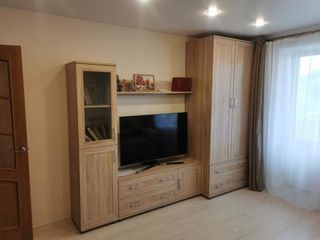 Apartment on Veteranov 146