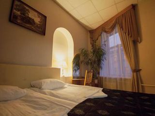 Ciniselli Circus Hotel