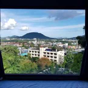 NearBy Hotel