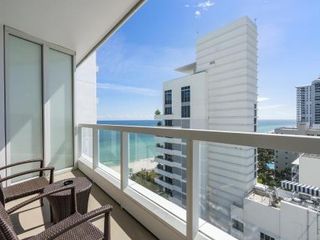 Фото отеля Studio at Sorrento Residences- FontaineBleau Miami Beach home
