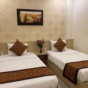 NearBy Hotel