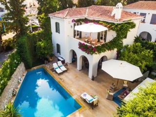 Фото отеля 6 bedrooms villa with private pool enclosed garden and wifi at Spetses