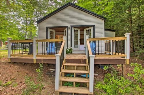Photo of East Otis Romantic Cottage with Deck and BBQ!