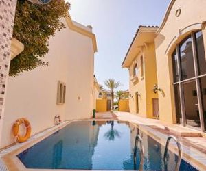 Rose Dream - 5 Bedrooms Palm Villa on the beach with private pool Dubai City United Arab Emirates