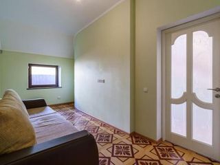 Three-storey cottage with a swimming pool, Hamam, bath and other services.