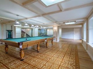 Three-storey cottage with a swimming pool, Hamam, bath and other services.