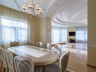 Three-storey cottage with a swimming pool, Hamam, bath and other services.