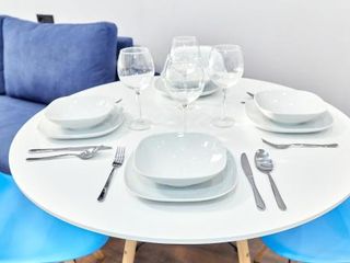 Вайт Апарт Академиа