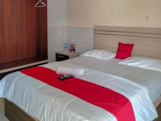 Hotel pic RedDoorz @ Tinggede Area Palu