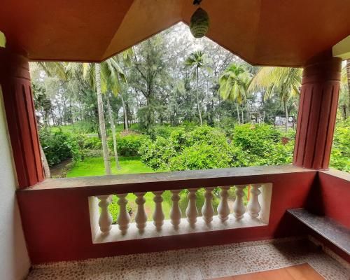 SEAWOODS BEACH HOTEL