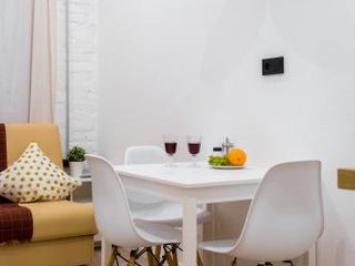 Guests Love on Marata 50