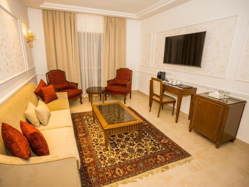 Hotel Photo 9