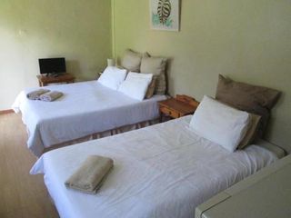 Hotel pic Bedrock Bb - Triple Bedroom with self cathering