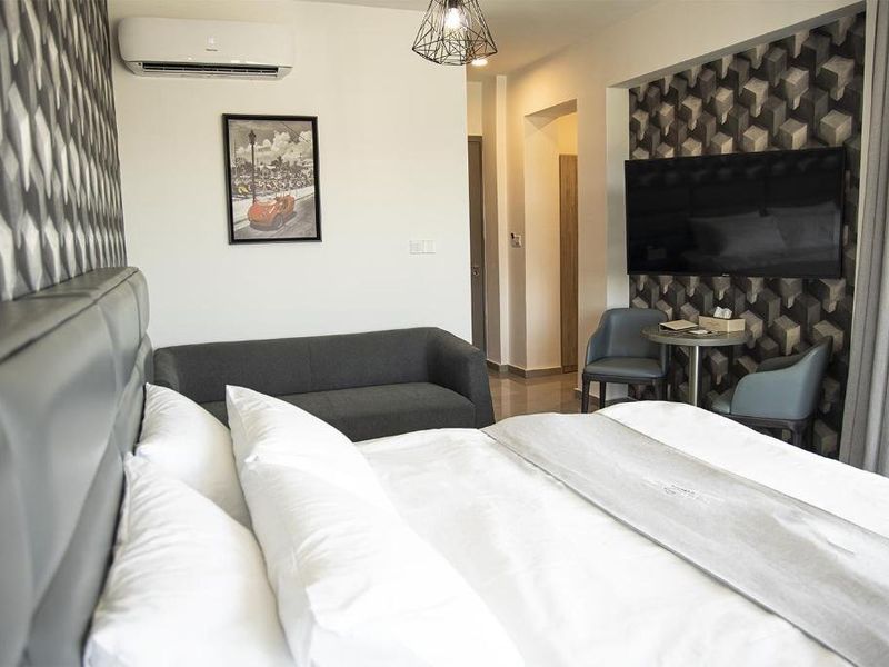 Hotel Photo 6