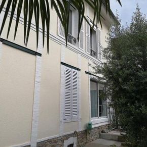 NearBy Hotel
