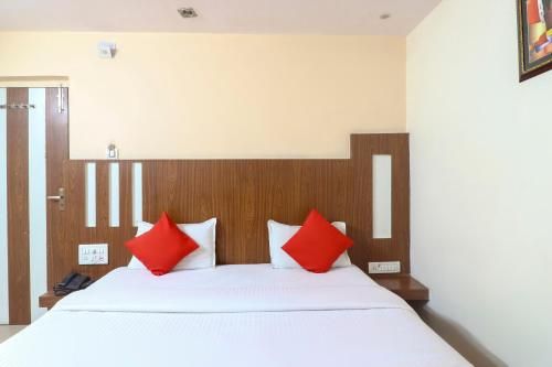 OYO 4710 Hotel Priya Palace