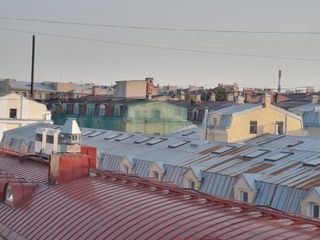 Roof Story