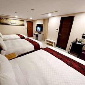 NearBy Hotel