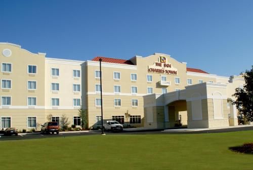 Photo of The Inn at Charles Town / Hollywood Casino