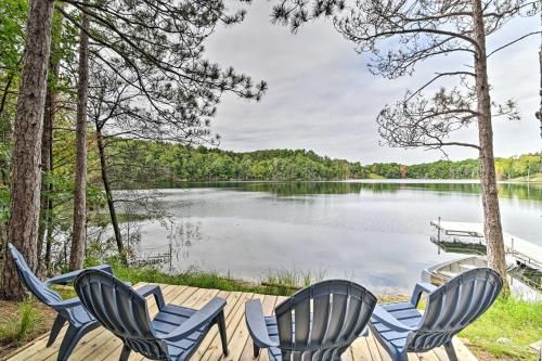 Photo of Quiet Retreat on Lake with Kayaks, Boats, Bikes!