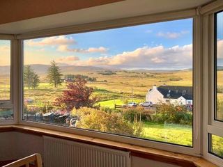 Фото отеля Blacksmith holiday cottage near Portree in central Skye