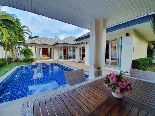 Lipa Talay Ped – 2 Bed Private Pool Villa