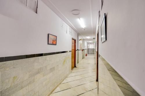 OYO 76154 Standard Hotel
