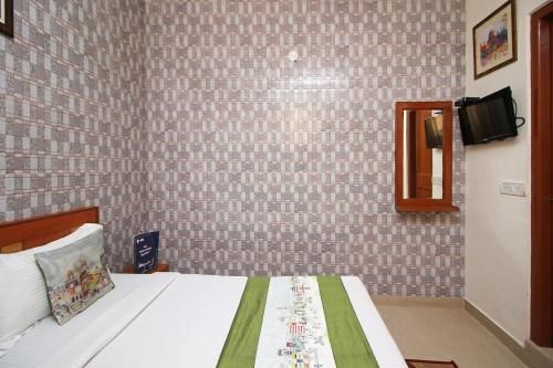 OYO 4205 Hotel Anuj Regency