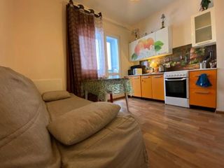 Квартира у метро пр.Слава, 7 спальных мест и красивый вид из окон