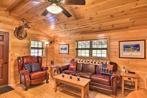 Photo of Pet-Friendly Cabin with Fire Pit and River Access