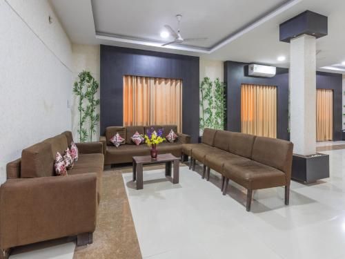 Vaccinated Staff- OYO 2BHK Home 78122 Exotic stay in Rock Beach (White Town)