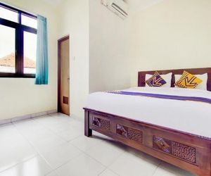 Vaccinated Staff - SPOT ON 90152 Garuda Bima Residence Syariah Tangerang Indonesia