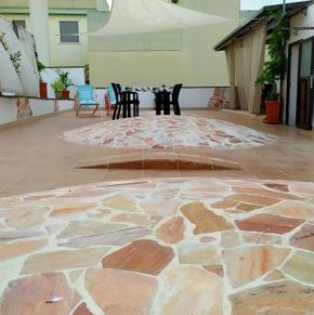 NearBy Hotel