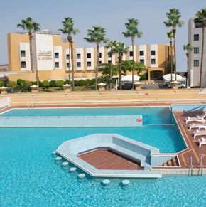 NearBy Hotel