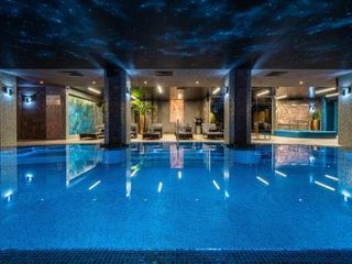 Kravt Nevsky Hotel & Spa