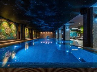 Kravt Nevsky Hotel & Spa