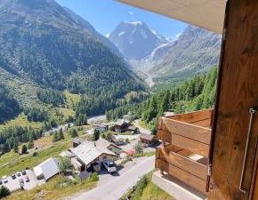 NearBy Hotel