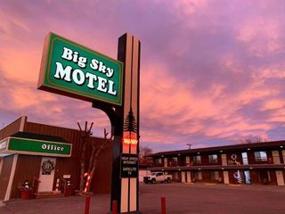 Фото отеля Big Sky Motel