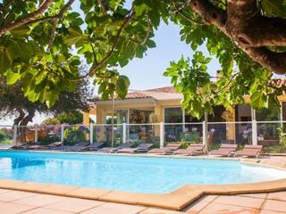 Фото отеля minivilla lilas indépendante à Calvi avec jardin et piscine jardin et 